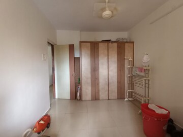 Room in 4 BHK Apartment at Manpada – for Sale