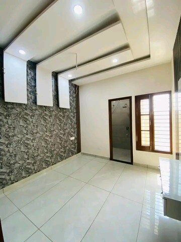 Room in 3 BHK Independent House at Sector 123 – for Sale
