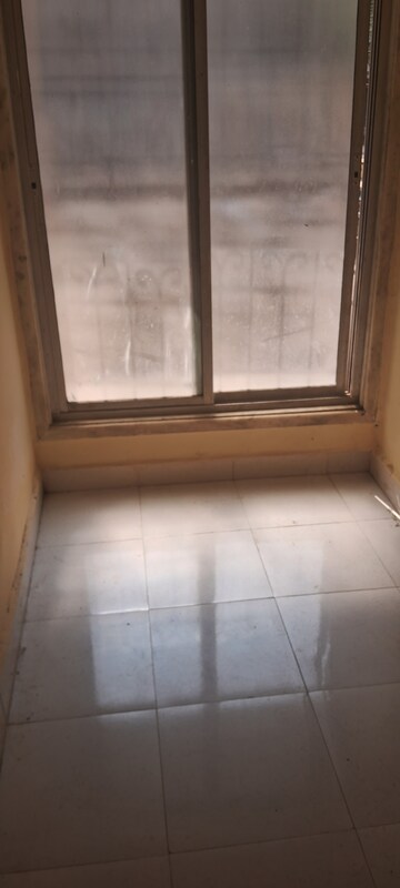 Room in 1 BHK Apartment at Rashmi Star City, Naigaon East – for Sale