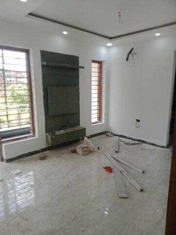 Room in 4 BHK Builder Floor at BP Homes, Sector 85 – for Sale