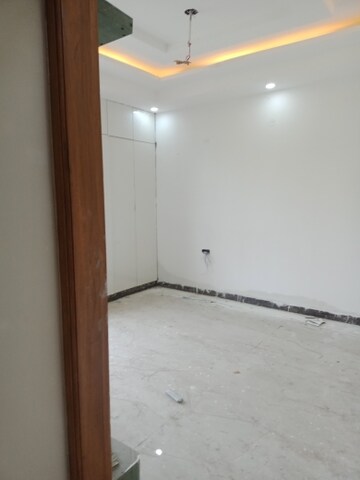 Room in 4 BHK Builder Floor at BP Homes, Sector 85 – for Sale