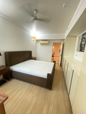 Room in 3 BHK Apartment at Bestech Park View Spa, Sector 47 – for Sale