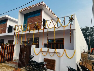Master Bedroom in 2 BHK Independent House at Faizabad Road – for Sale