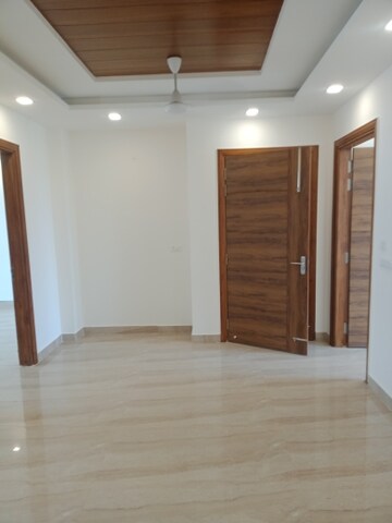 Room in 3 BHK Builder Floor at BPTP District Phase 2, Sector 84 – for Sale