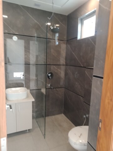 Bathroom in 3 BHK Builder Floor at BPTP District Phase 2, Sector 84 – for Sale