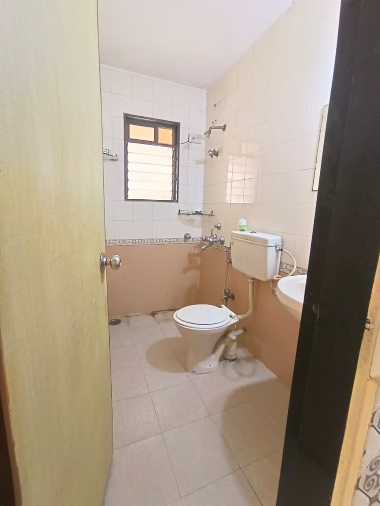 Bathroom, ssb-ashok-nagar 2 Bedroom 637 Sq.Ft. Apartment In Balkum Pada Thane 7497690