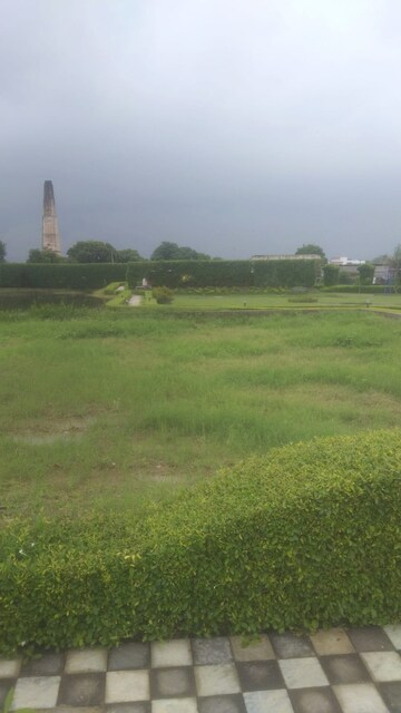  Plot – Garden View at BPTP District, Sector 81 - for Sale
