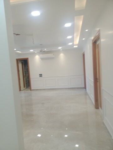 Furnished Amenities in 4 BHK Builder Floor at BP Homes, Sector 85 – for Sale