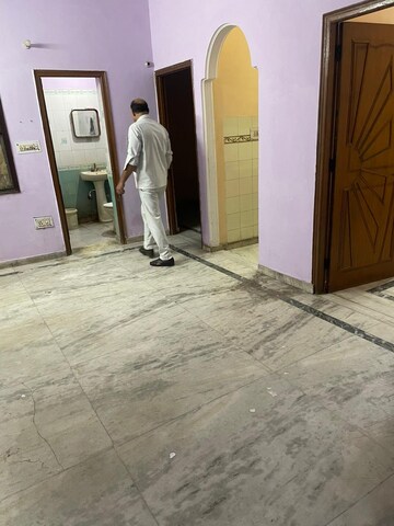 Parking in 2 BHK Builder Floor at Spring Field Colony – for Sale