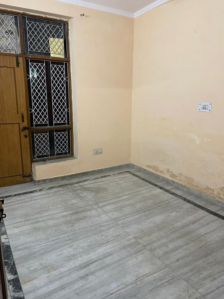 Room, spring field colony 2 Bedroom 701 Sq.Ft. Builder Floor In Spring Field Colony Faridabad 7498045