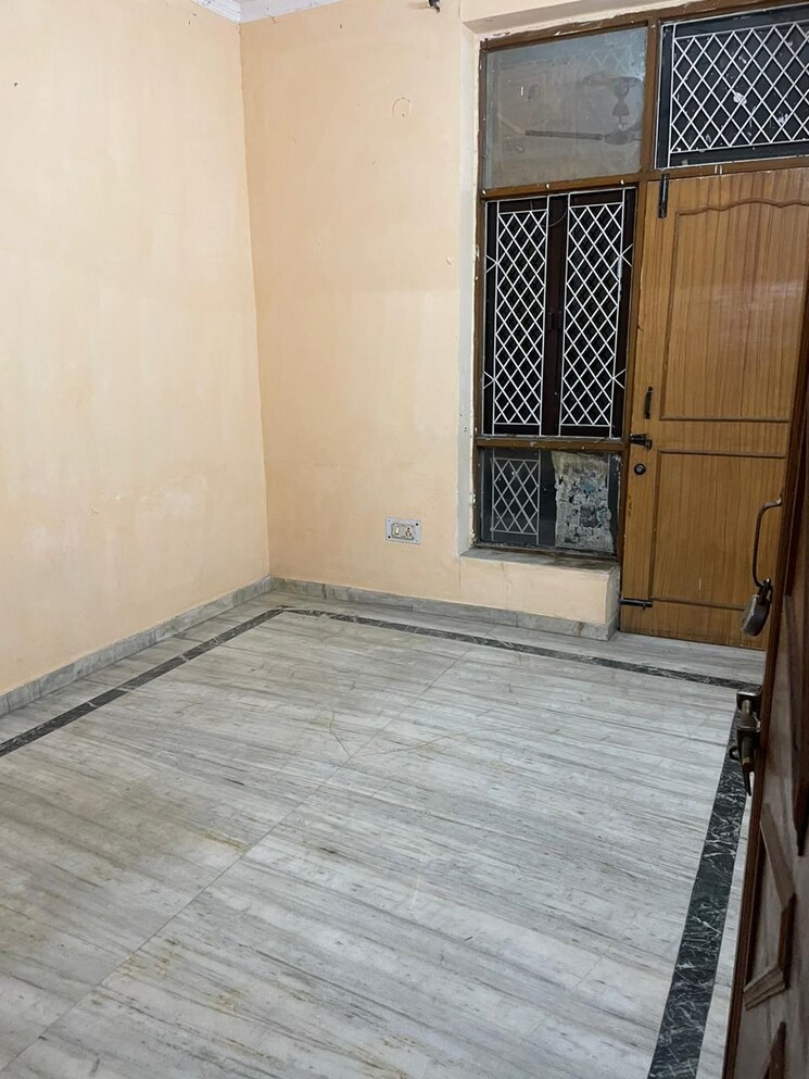 Room, spring field colony 2 Bedroom 701 Sq.Ft. Builder Floor In Spring Field Colony Faridabad 7498045