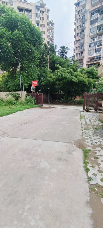 2 BHK Builder Floor – Garden View at RPS Palm Drive, Sector 88 - for Sale