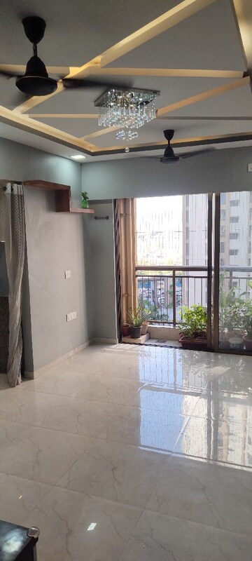 Room in 2 BHK Apartment at Sunteck One World, Naigaon East – for Sale