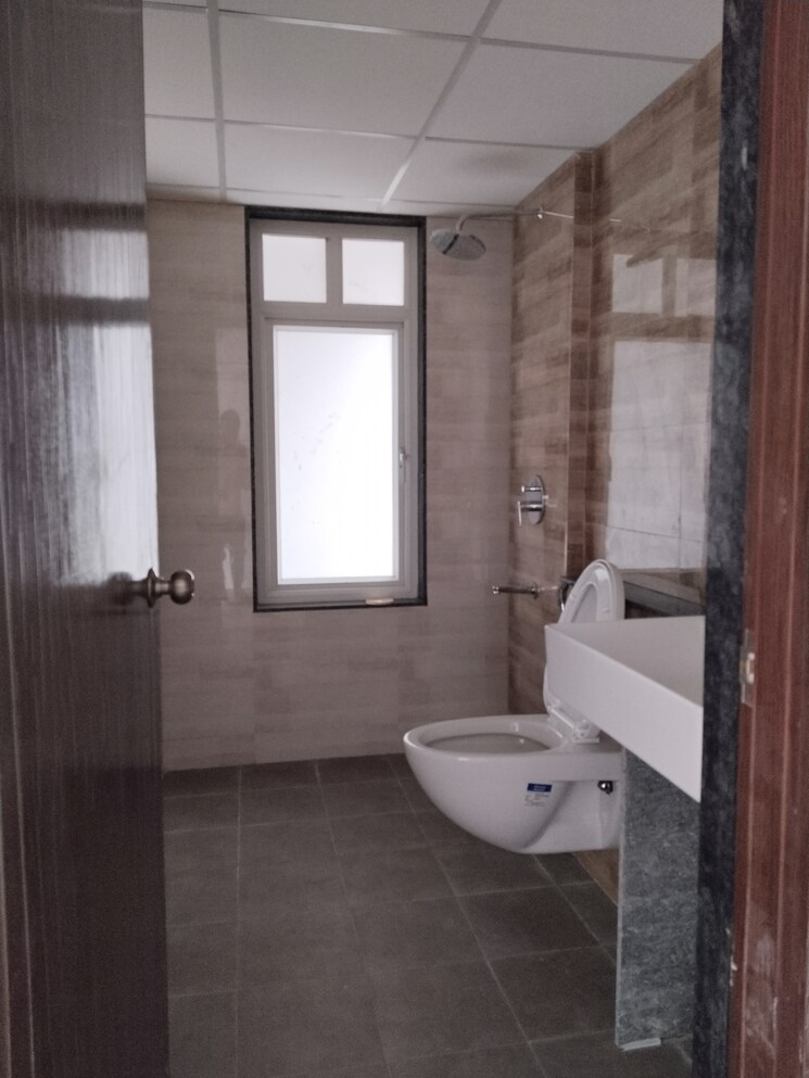 Bathroom, goel-ganga-legend 3 Bedroom 1250 Sq.Ft. Apartment In Bavdhan Pune 7499398