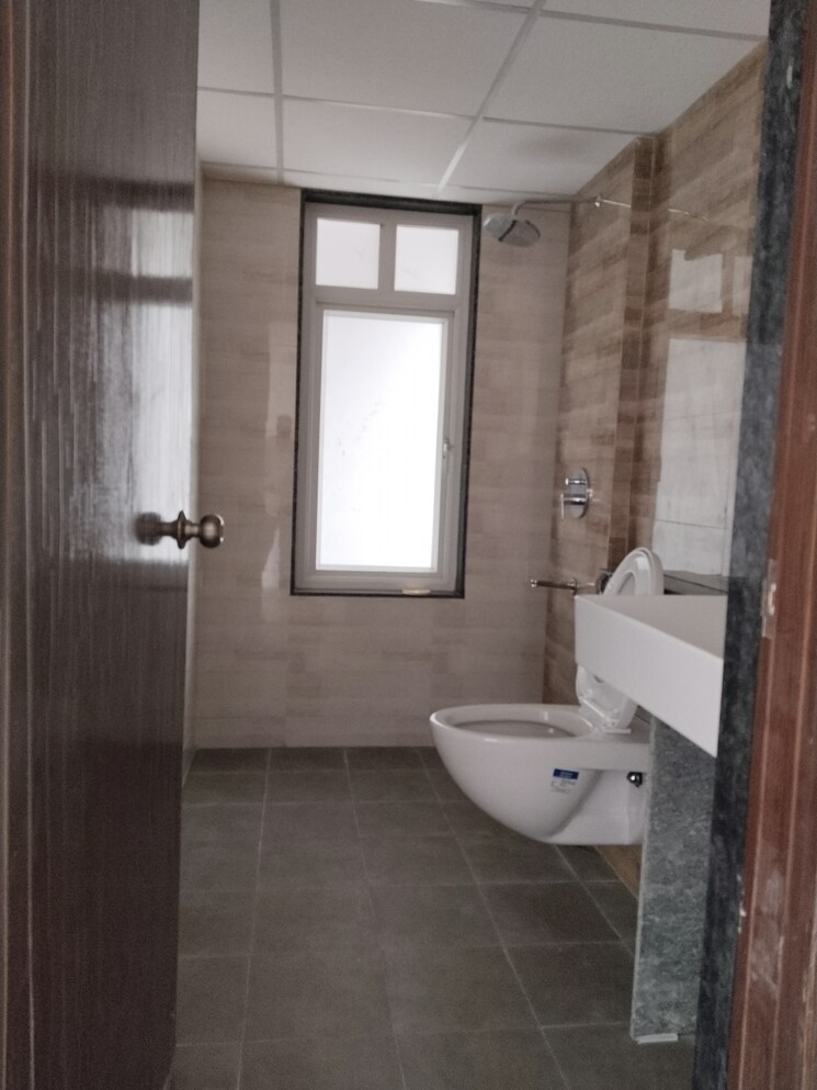 Bathroom, goel-ganga-legend 3 Bedroom 1250 Sq.Ft. Apartment In Bavdhan Pune 7499398
