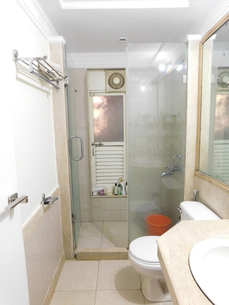 Bathroom, hiranandani-verona-co-op-housing-society-ltd 3 Bedroom 1695 Sq.Ft. Apartment In Powai Mumbai 7499537