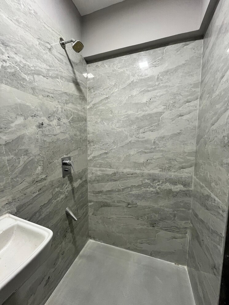 Bathroom, h-rishabraj-villa-stella 1 Bedroom 400 Sq.Ft. Apartment In Borivali West Mumbai 7499599