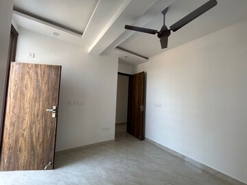 Room in 1.5 BHK Builder Floor at Chattarpur – for Sale