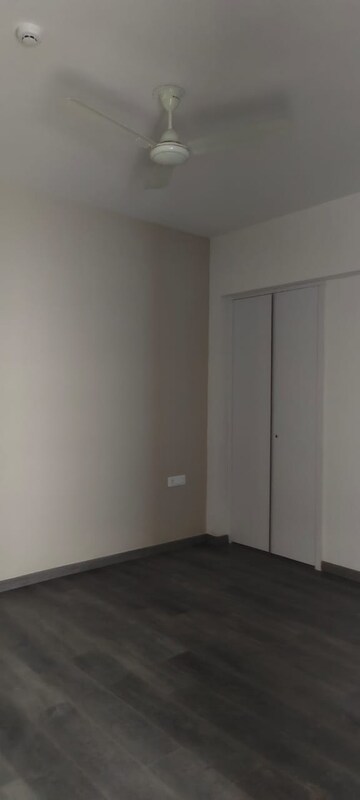 Room in 2.5 BHK Apartment at Mahagun Mywoods, Sector 16c Greater Noida – for Sale
