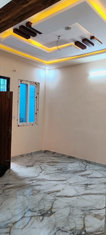 Room in 3 BHK Independent House at Naubasta Kala – for Sale