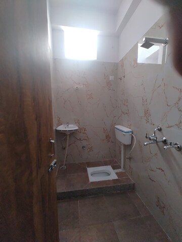 Bathroom in 6 BHK Villa at Kalwar Road – for Sale