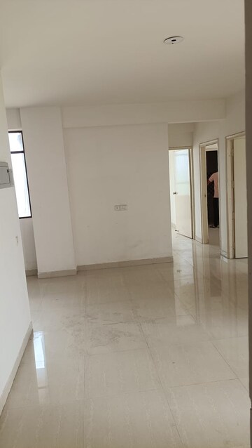 Room in 3 BHK Apartment at Signature Global Synera, Sector 81 – for Sale