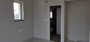 Room in 2 BHK Apartment at Rustomjee Urbania Aurelia, Majiwada – for Sale