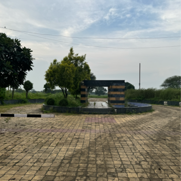  Plot For Sale in Super Corridor