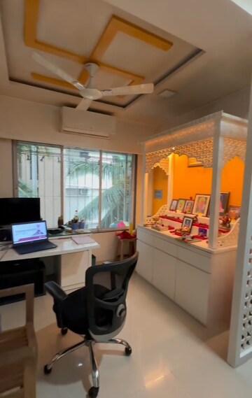 Master Bedroom in 2.5 BHK Apartment at Borivali East – for Sale