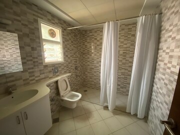 Bathroom in 4 BHK Villa at Sobha Lifestyle Legacy, Devanahalli – for Sale