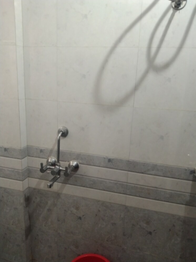 Bathroom, mig-colony-gokhalenagar 1 Bedroom 500 Sq.Ft. Apartment In Gokhalenagar Pune 7502292