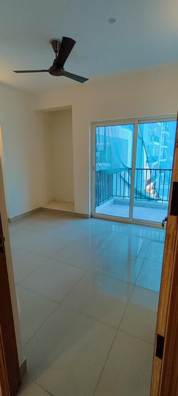 Room in 2 BHK Apartment at Panchsheel Greens II, Sector 16 Greater Noida – for Sale