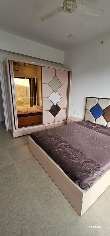 Master Bedroom in 2 BHK Apartment at Kanakia Silicon Valley, Powai – for Rent