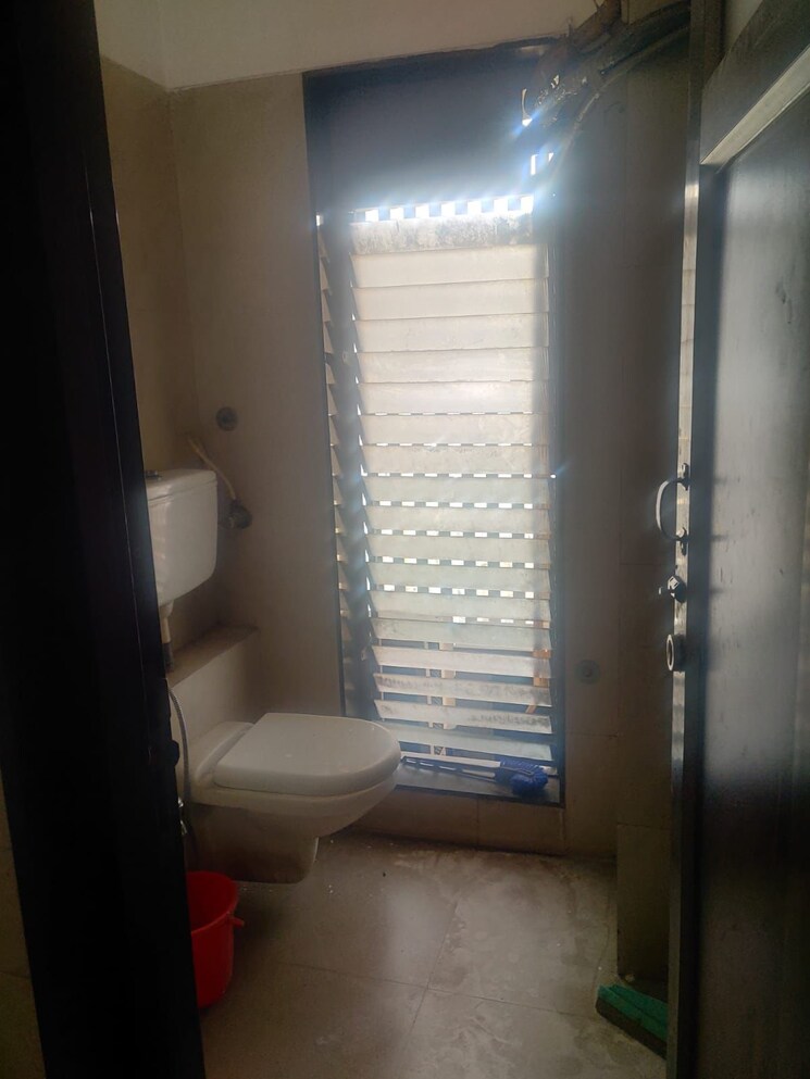 Bathroom, laxmi-chs-bandra 1 Bedroom 550 Sq.Ft. Apartment In Bandra West Mumbai 7502671