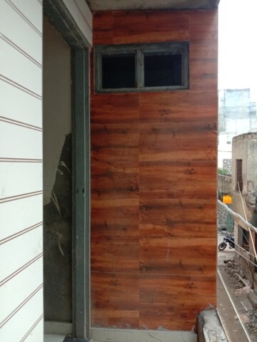 Furnished Amenities in 1.5 BHK Builder Floor at Dwarka Mor – for Sale