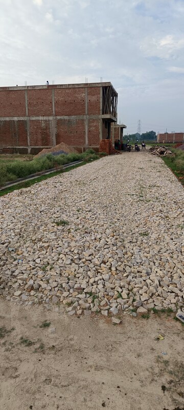  Plot – Garden View at Jankipuram Extension - for Sale