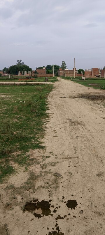  Plot – Exterior View View at Jankipuram Extension - for Sale