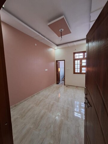 Room in 2 BHK Independent House at Jankipuram Extension – for Sale