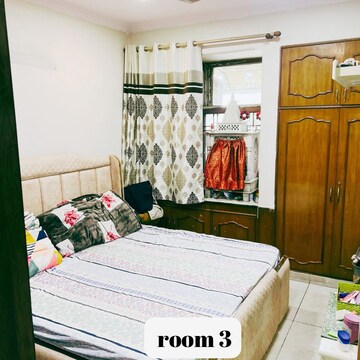 Bedroom in 3 BHK Apartment at Mayur Vihar 1 – for Sale