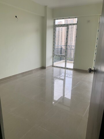 Room in 2.5 BHK Builder Floor at Smart World Gems, Sector 89 – for Sale