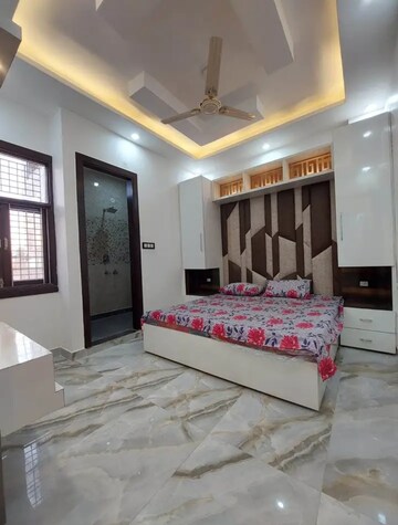 Bedroom in 2.5 BHK Builder Floor at Shastri Nagar – for Sale