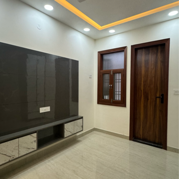 Room in 3 BHK Builder Floor at Bhagwati Garden – for Sale