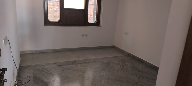 Room, crown-plaza-mall 3 Bedroom 250 Sq.Yd. Independent House In Sector 15a Faridabad 7503479