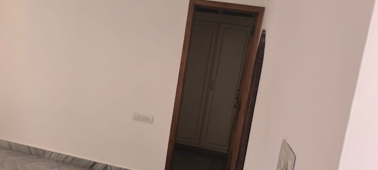 undefined, crown-plaza-mall 3 Bedroom 250 Sq.Yd. Independent House In Sector 15a Faridabad 7503479