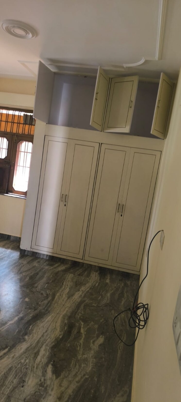 undefined, crown-plaza-mall 3 Bedroom 250 Sq.Yd. Independent House In Sector 15a Faridabad 7503479