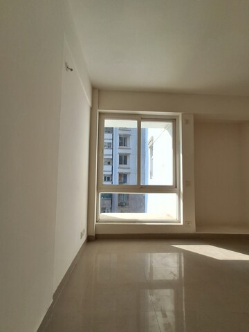 Room in 2 BHK Apartment at Ramprastha City The Edge Towers, Sector 37d – for Sale