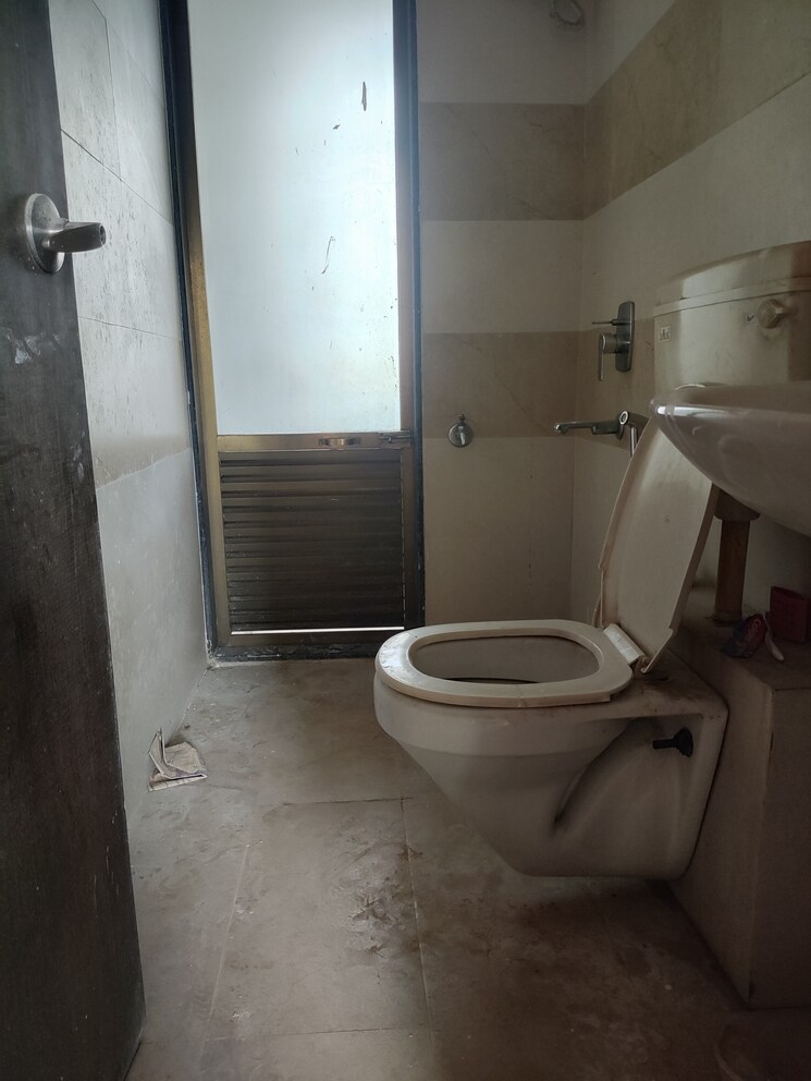 Bathroom, ishwar-bliss 2 Bedroom 1130 Sq.Ft. Apartment In Nerul Navi Mumbai 7503841