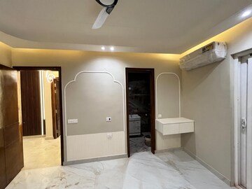 Room in 4 BHK Builder Floor at Sector 4 – for Sale