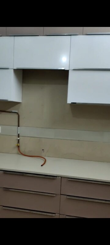 Furnished Amenities in 3 BHK Apartment at Soham Crystal Spires, Ghodbunder Road – for Sale