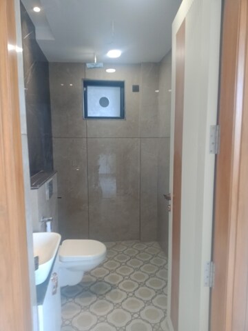 Bathroom in 3 BHK Builder Floor at BP Homes, Sector 85 – for Sale